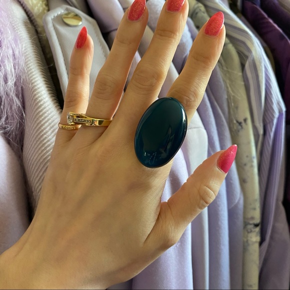 ✨SOLD✨blue plastic ring - Picture 6 of 7